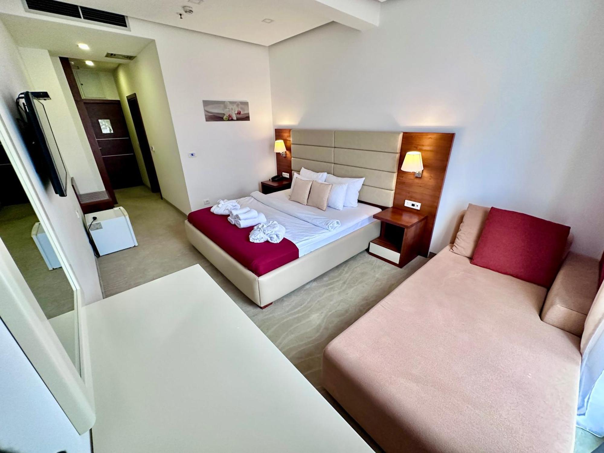 Hotel Porto Sole Sutomore Bilik gambar